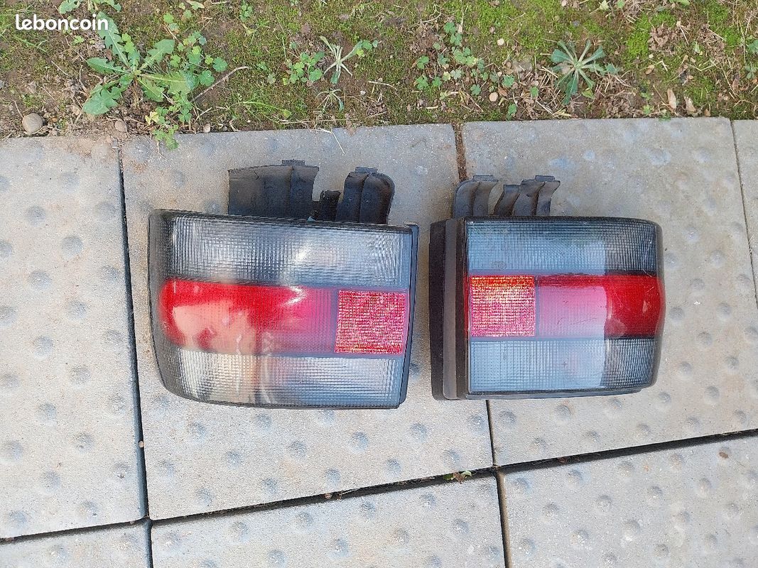 Vend phares arrières Renault 19 phases 2 en très bon état envoie possible prix 60euros (image 3)