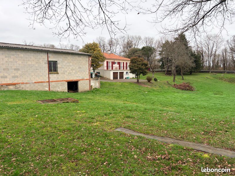 Maison 5 pièces 100 m² · à Terres-de-Haute-Charente · 100 m² · 220 000 €