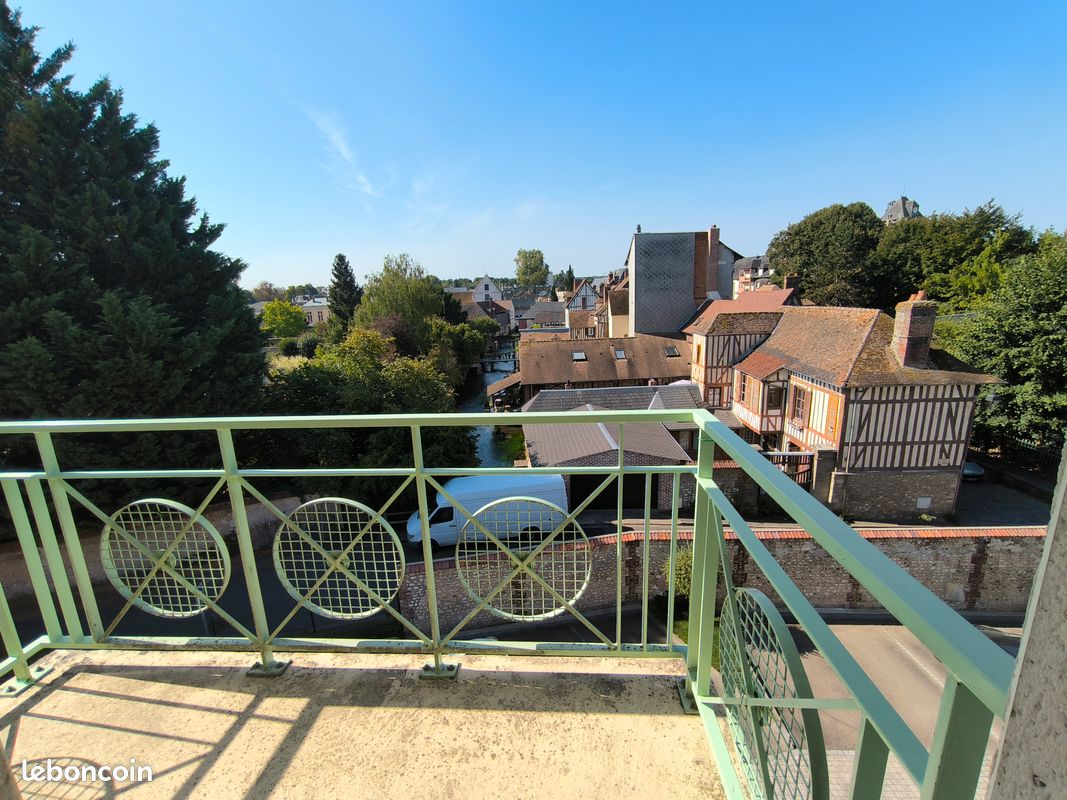 Appartement 3 pièces 75 m² · à Louviers · 75 m² · 735 €