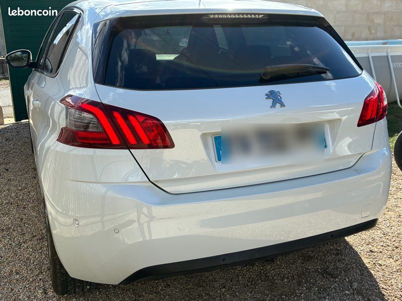 Peugeot 308 130ch Tech Edition 2018 (image 7)