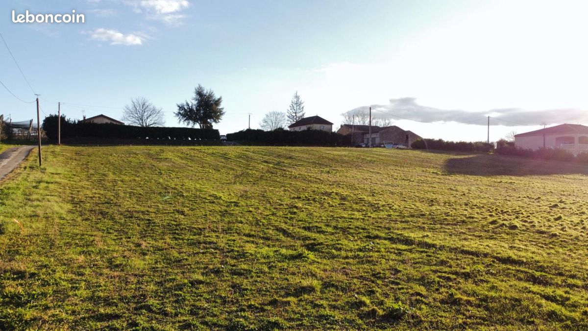 Terrain 1 148 m² Agen · 53 990 €