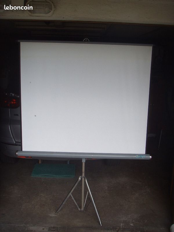 Ecran pour projection (image 1)