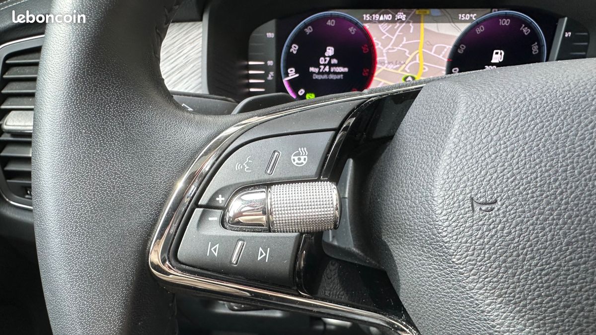 Skoda kodiaq 2.0 tdi 150 ch scr style 4x2 dsg 7pl / toit ouvrant / entretien constructeur (image 23)