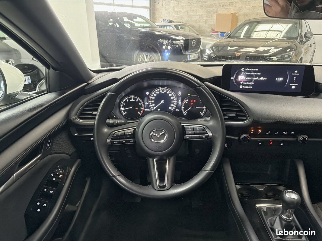 MAZDA Mazda3 5 portes 2.0L e-SKYACTIV-G M Hybrid 122 ch BVM6 Prime-Line (image 11)