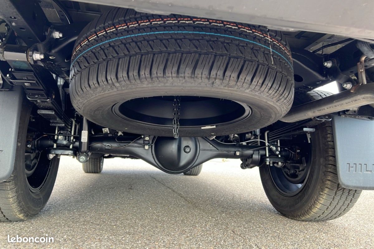 Toyota Hilux 2.8 204 BVA INVINCIBLE 4PL (image 19)
