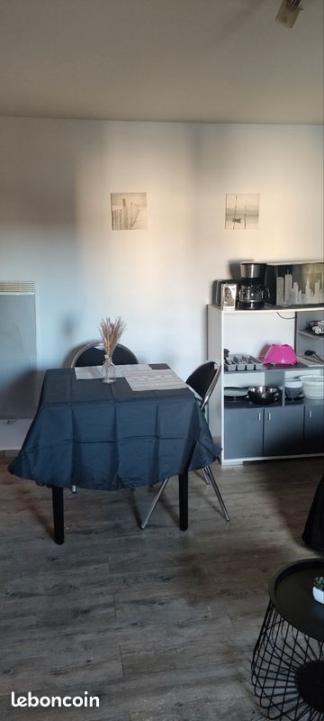 Studio (image 3)
