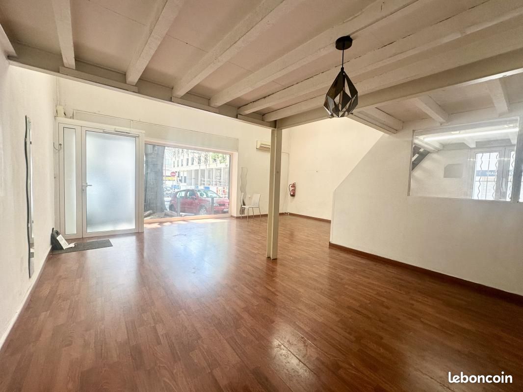 Local 130 m² (image 6)