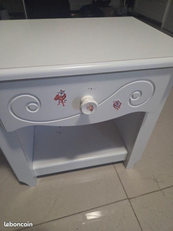 Table de nuit enfant (image 3)