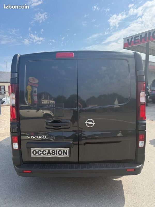 Opel VIVARO 1.6cdti 120 6 places double cabine 1ere main tres propre faible kilometrage (image 6)