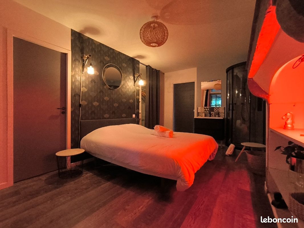 Le Paradis, Jacuzzi, fauteuil massant, terrasse, place parking, 2 personnes (image 3)