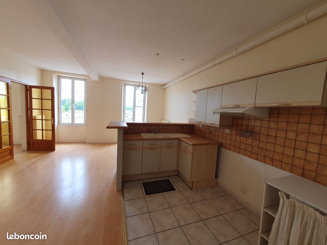 Appartement 4 pièces 90 m² · à Jarnac · 90 m² · 600 €