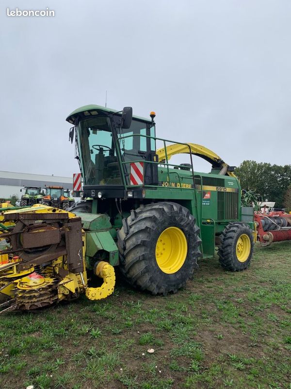 John Deere 6910 (image 1)