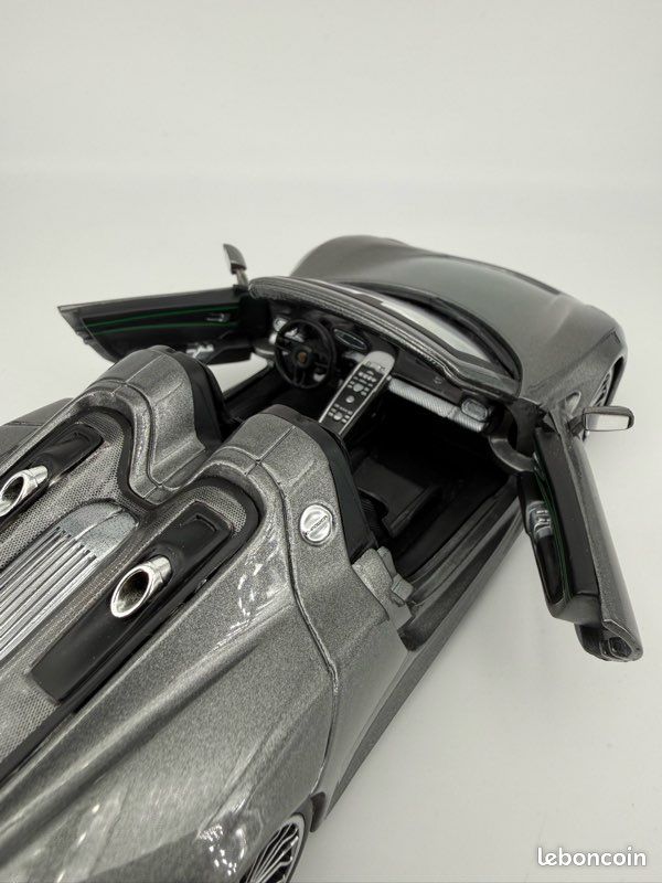 Spark 1:43 - Voiture miniature - Porsche 918 Spyder - Gris Argenté