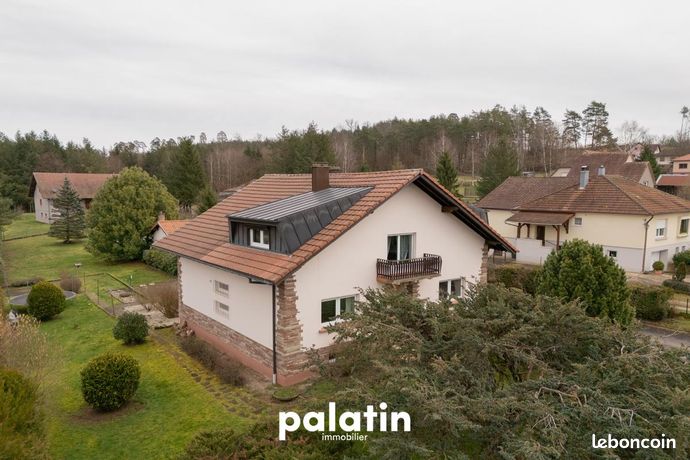 Maison 8 pièces 214 m²