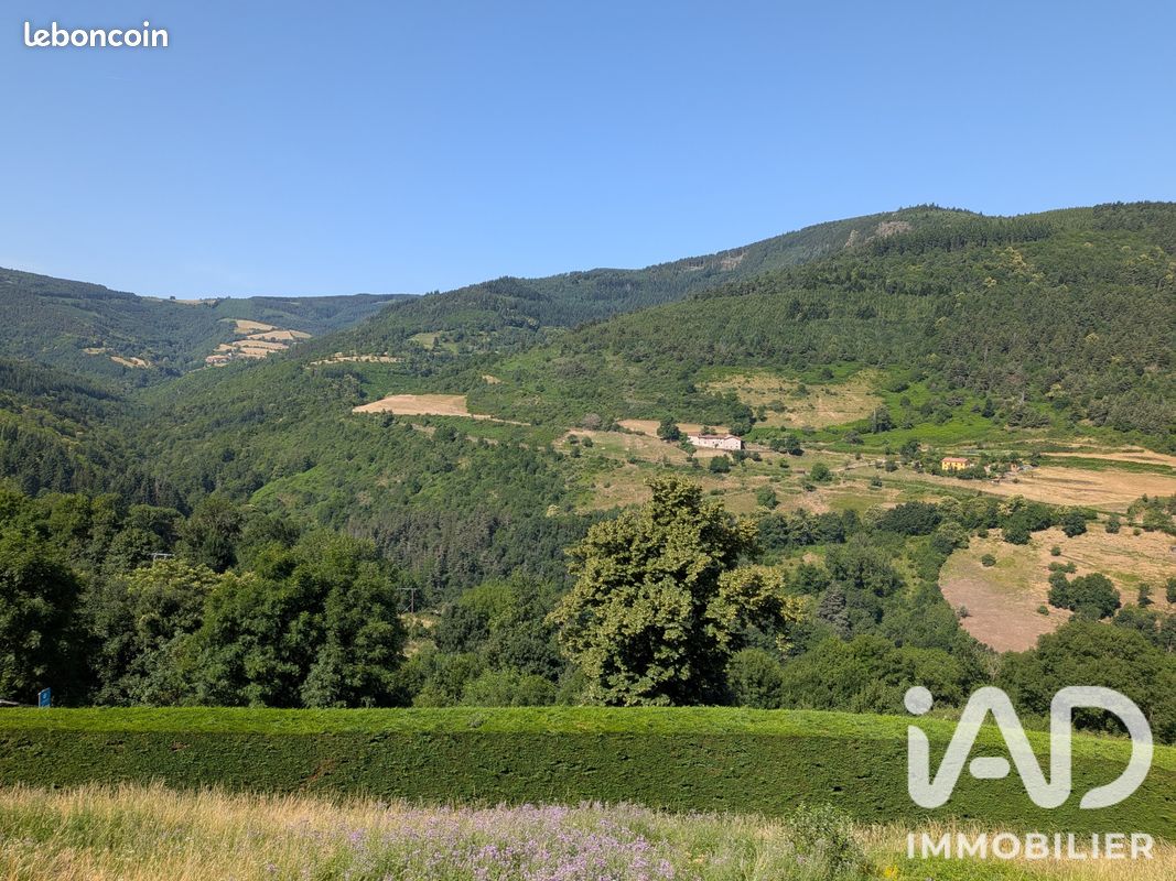 Terrain 1835 m² · à La Valla-en-Gier · 1 835 m² · 85 000 €