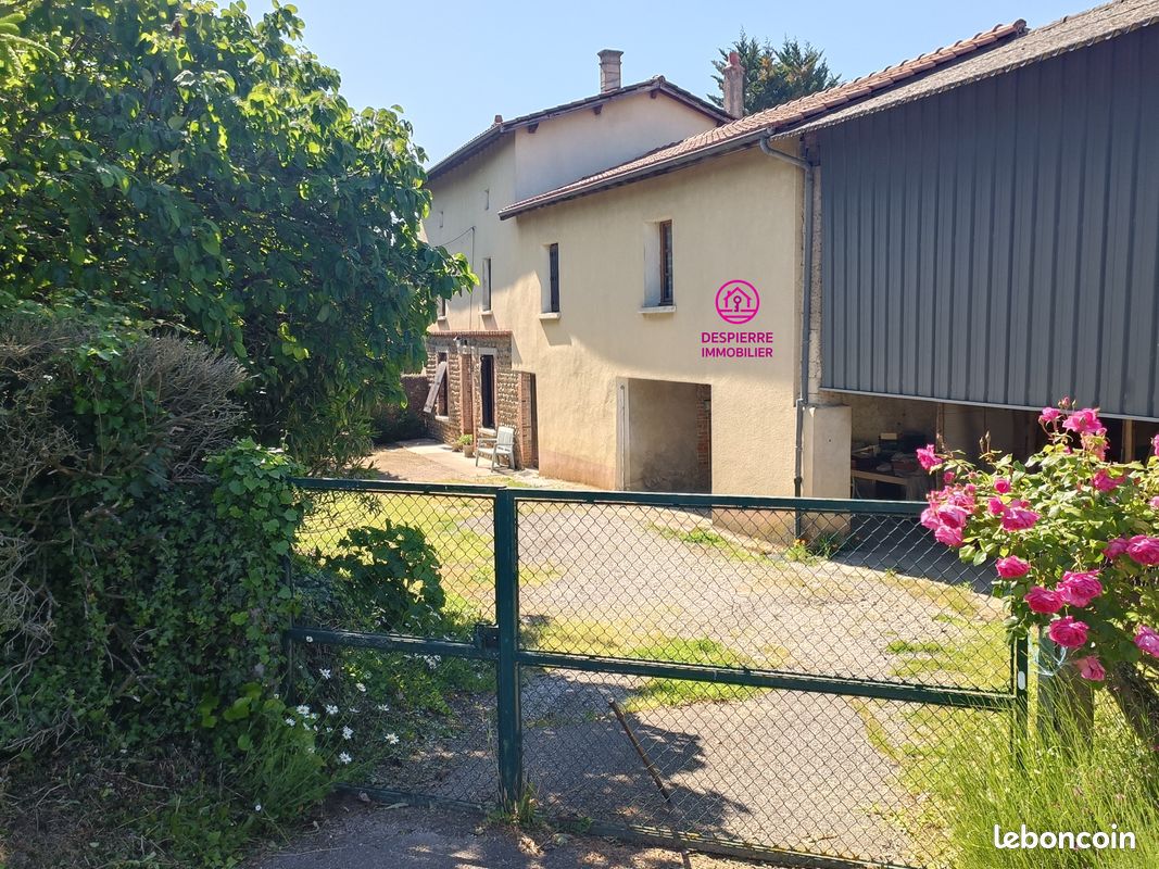 Maison 4 pièces 111 m² · à Saint-Sorlin-en-Valloire · 111 m² · 190 000 €