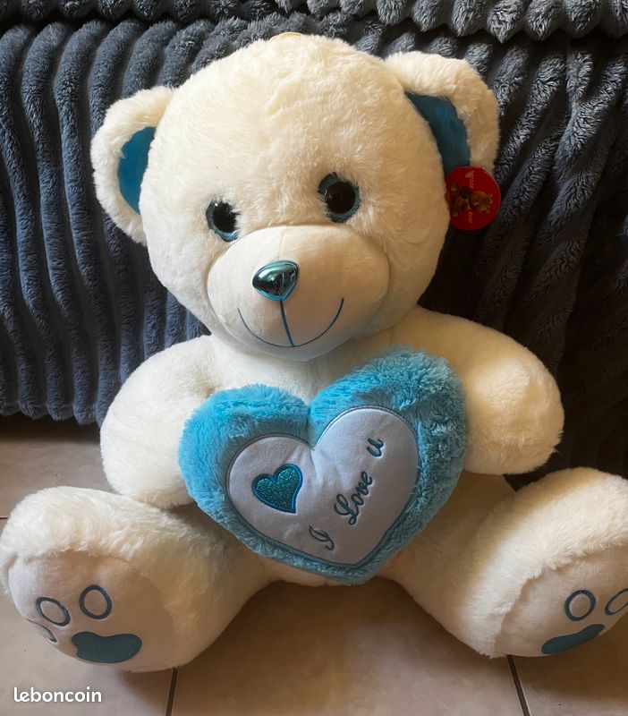 Vend 2 ours en peluche moelleux geantS touts Neufs (image 1)