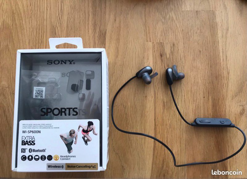 Écouteurs Sony sans fil avec fonction à réduction de bruit (image 1)