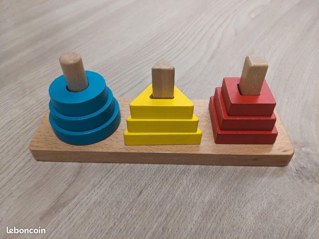 Jeu en bois à formes (image 1)