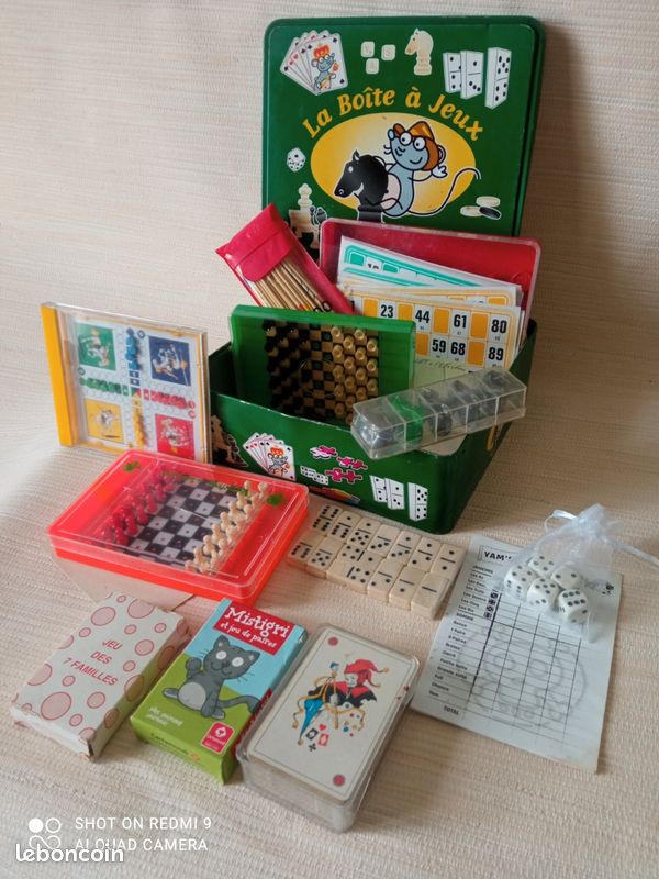 Boite à jeux (11) dame, mikado,échec,osselets,dada.... (image 2)