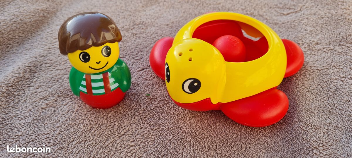 Petit garçon et sa tortue jeu de bain LEGO (image 2)