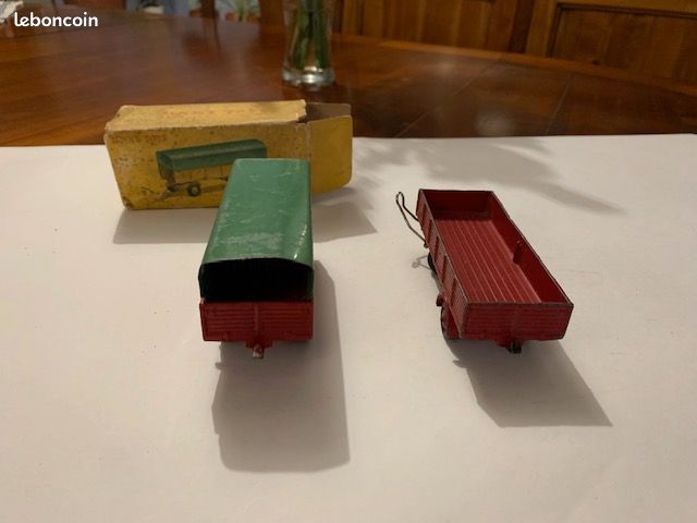 Véritable ancien DINKY TOYS Fr - Remorque bâchée 4 roues Ref 70 - 810