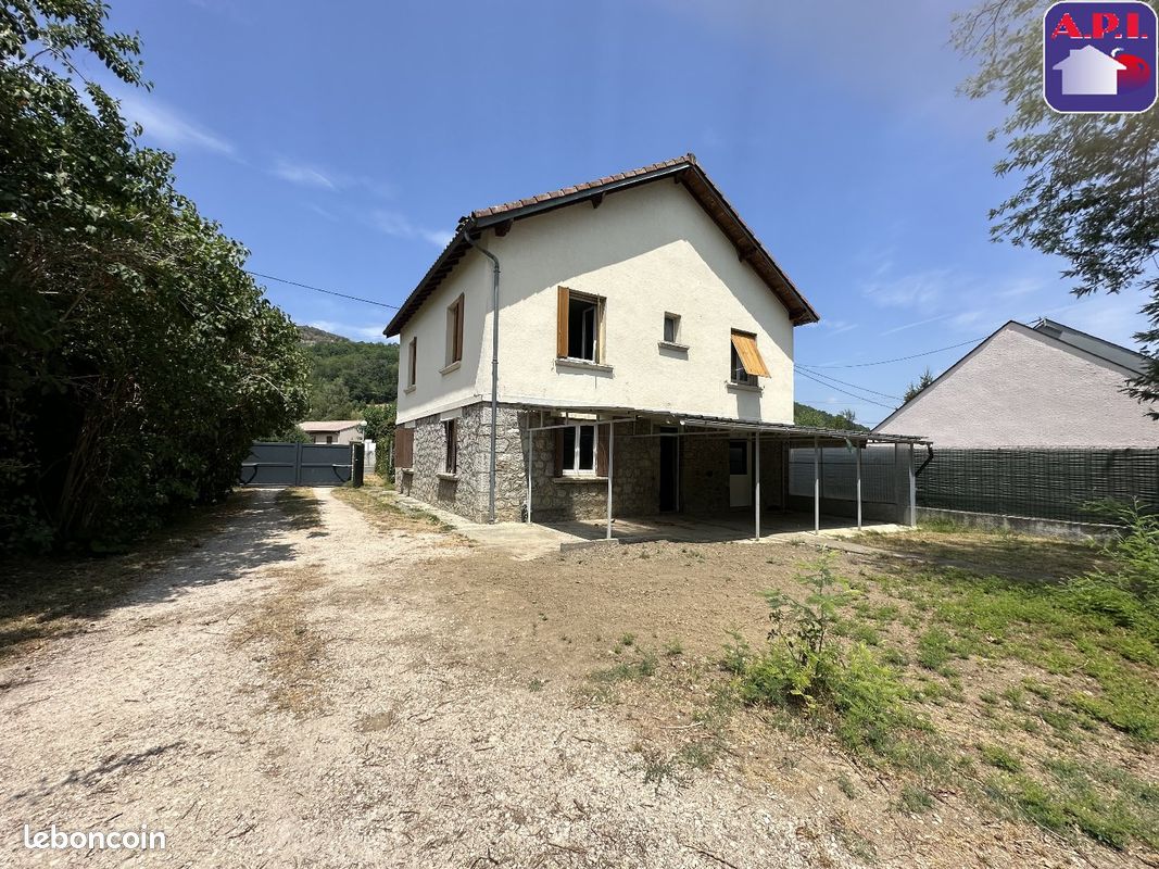 Maison 6 pièces 136 m² · à Moulis · 136 m² · 135 000 €