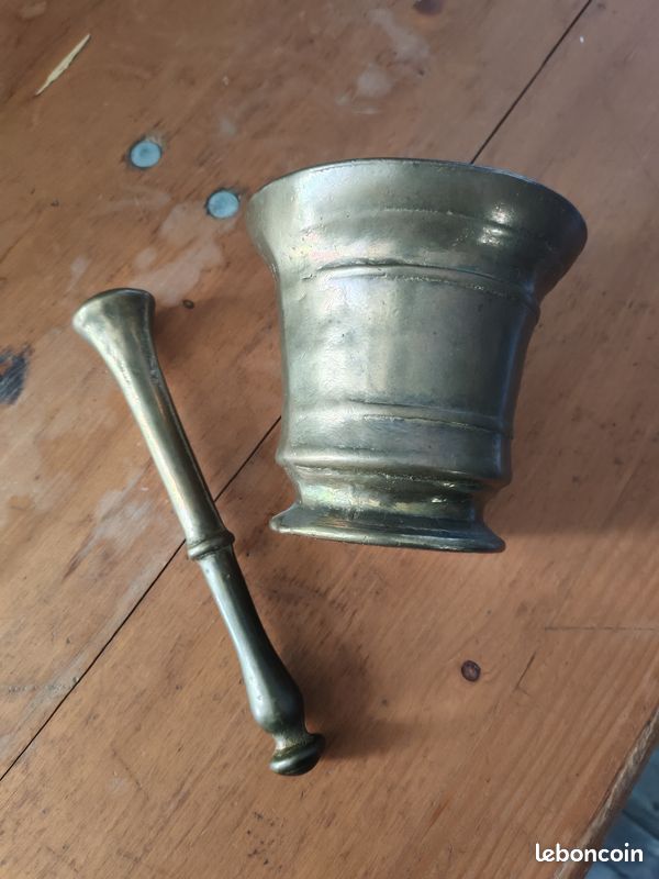 Mortier en bronze (image 2)