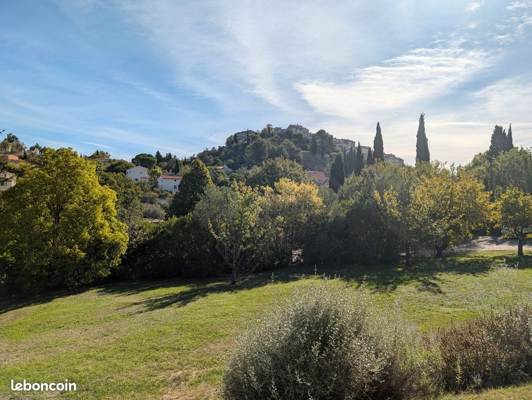 Magnifique terrain de 1000 m2 · à Cabriès · 550 000 €