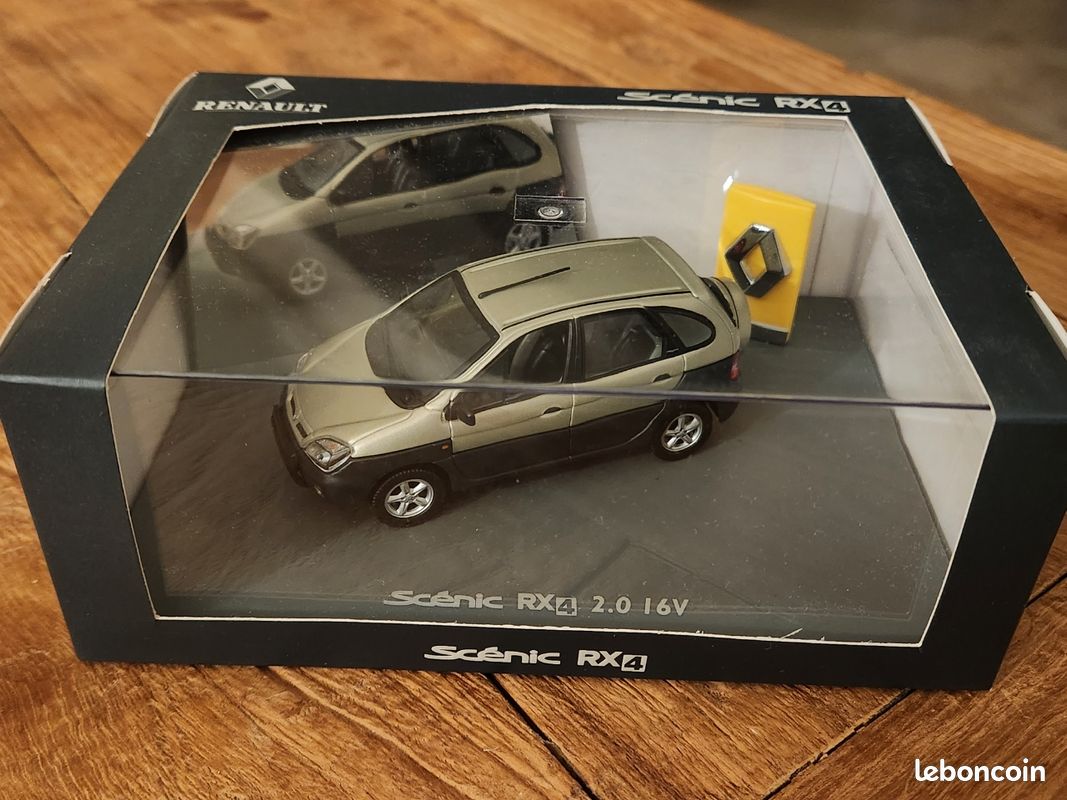 Lot 4 Miniatures Renault Scénic RX En Cuir Universal Hobbies 1/43 - Occasion En Boîte