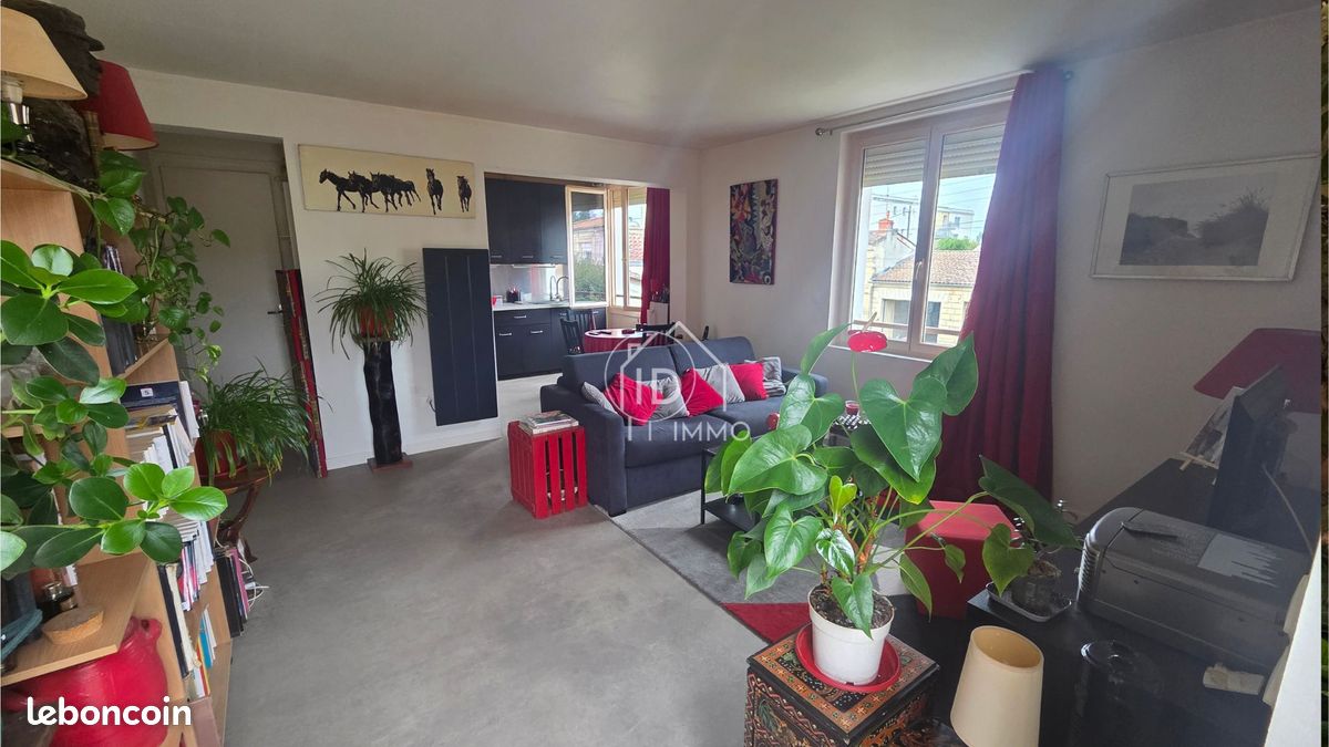 Maison 6 pièces 243 m² · à Montpon-Ménestérol · 243 m² · 299 000 €