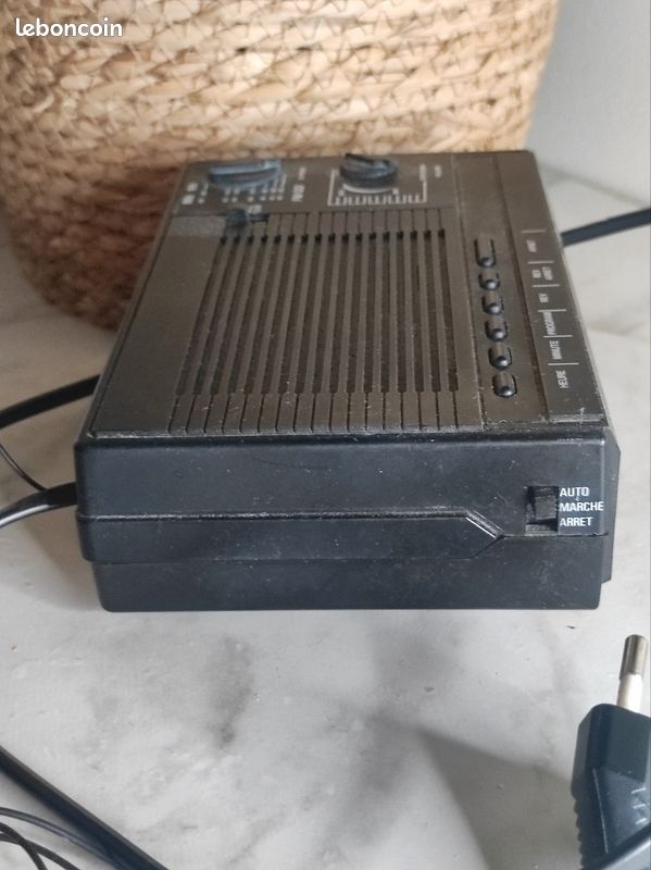 Réveil Radio Calculatrice Vintage – Années 90 – Électronique Rétro – Occasion