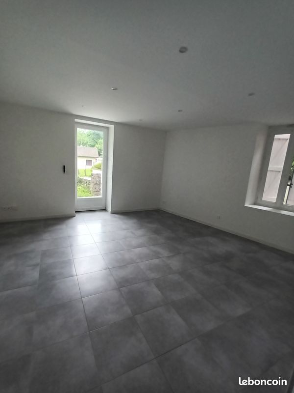 Magnifique T3 dans 1 maison divisée rue de l'abreuvoir - Gurmençon 64400 (image principale 0)