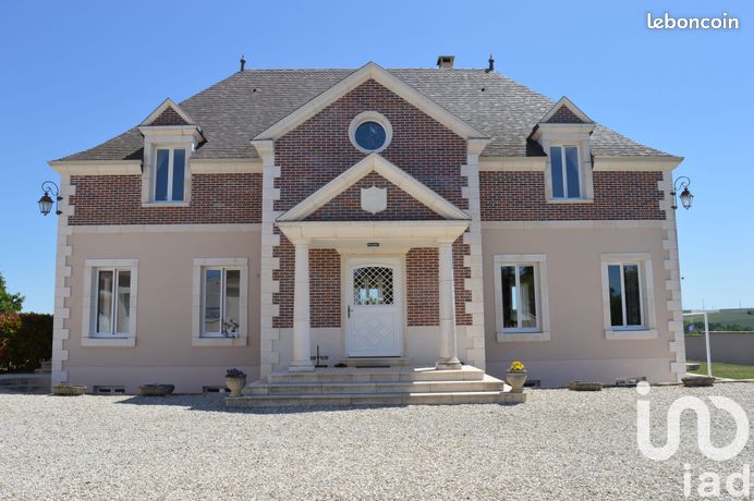 Maison 7 pièces 273 m²