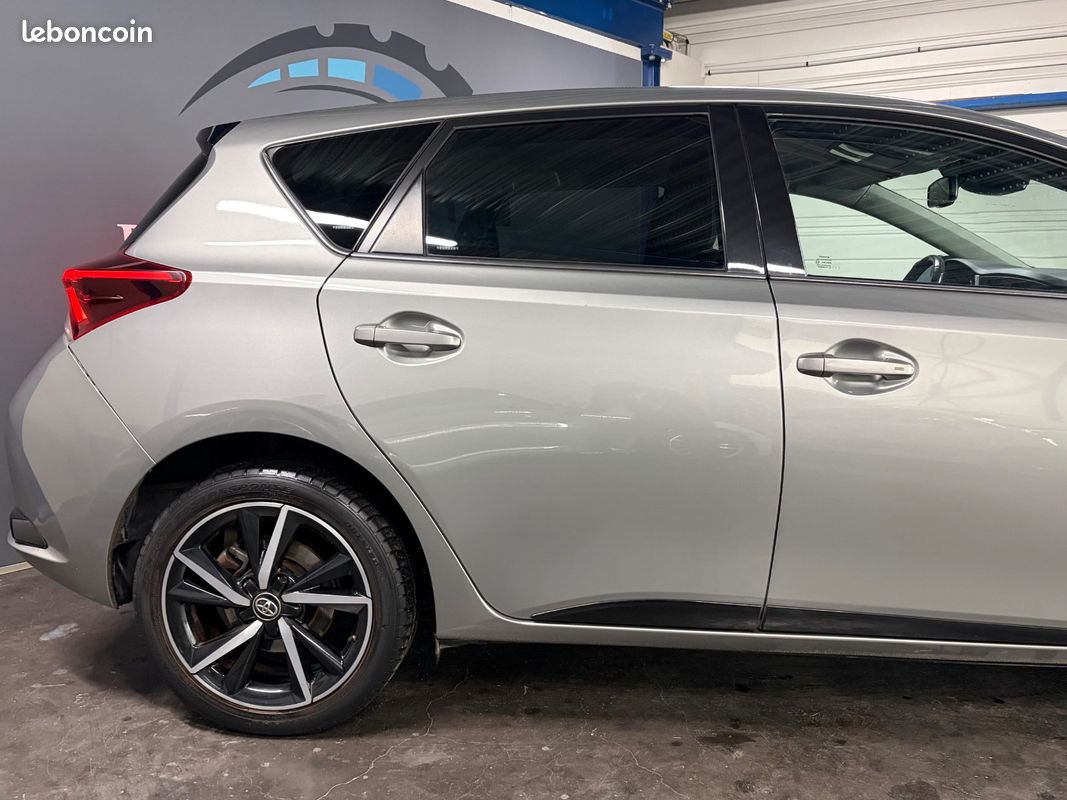 Toyota AURIS 1.8 HYBRID 136ch collection CAMERA DE RECUL - GPS - BLUETOOTH (image 24)
