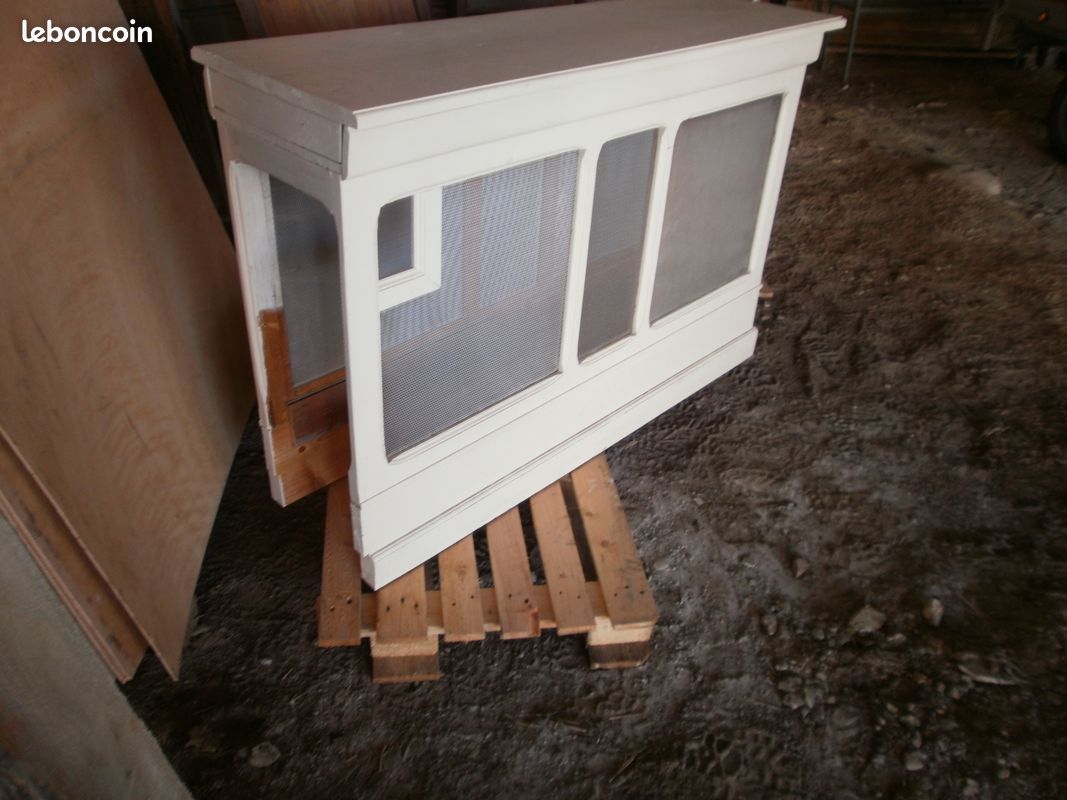 Cache radiateur central (image 3)