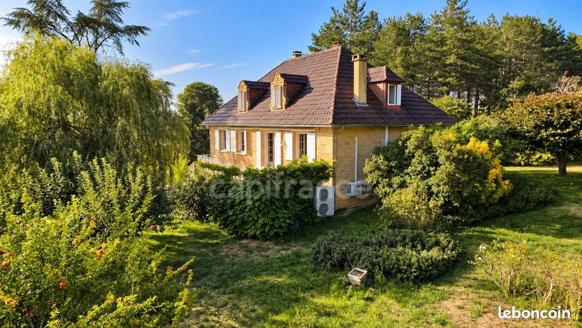 Maison 7 pièces 148 m² · à Saint-Martial-de-Nabirat · 148 m² · 265 000 €