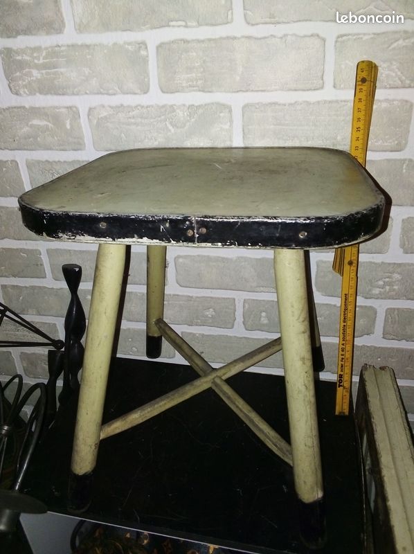 Tabouret bois massif vintage (image 1)