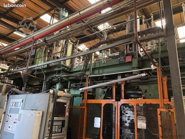 Machine d'injection soufflage BEKUM BA200 (image 1)