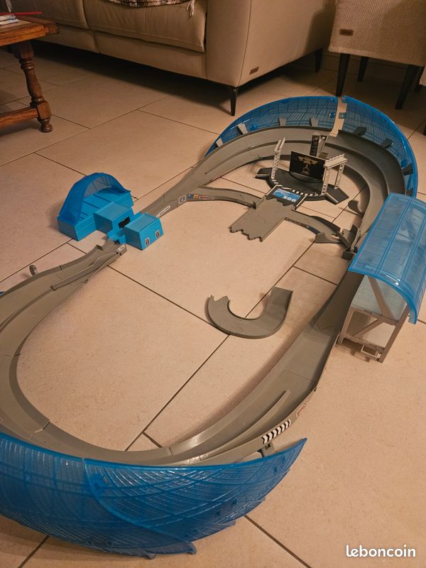 Circuit cars (image 1)