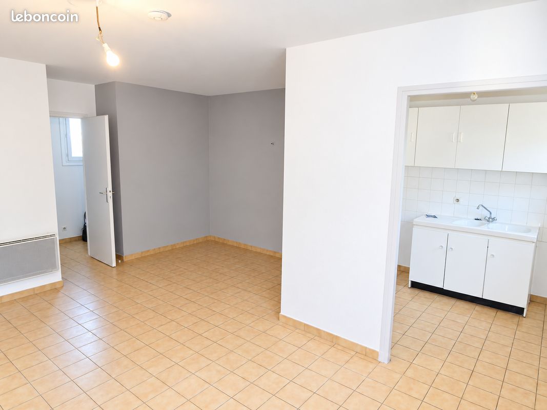 Appartement 1 pièce 33 m² · à Serrières · 33 m² · 370 €/mois