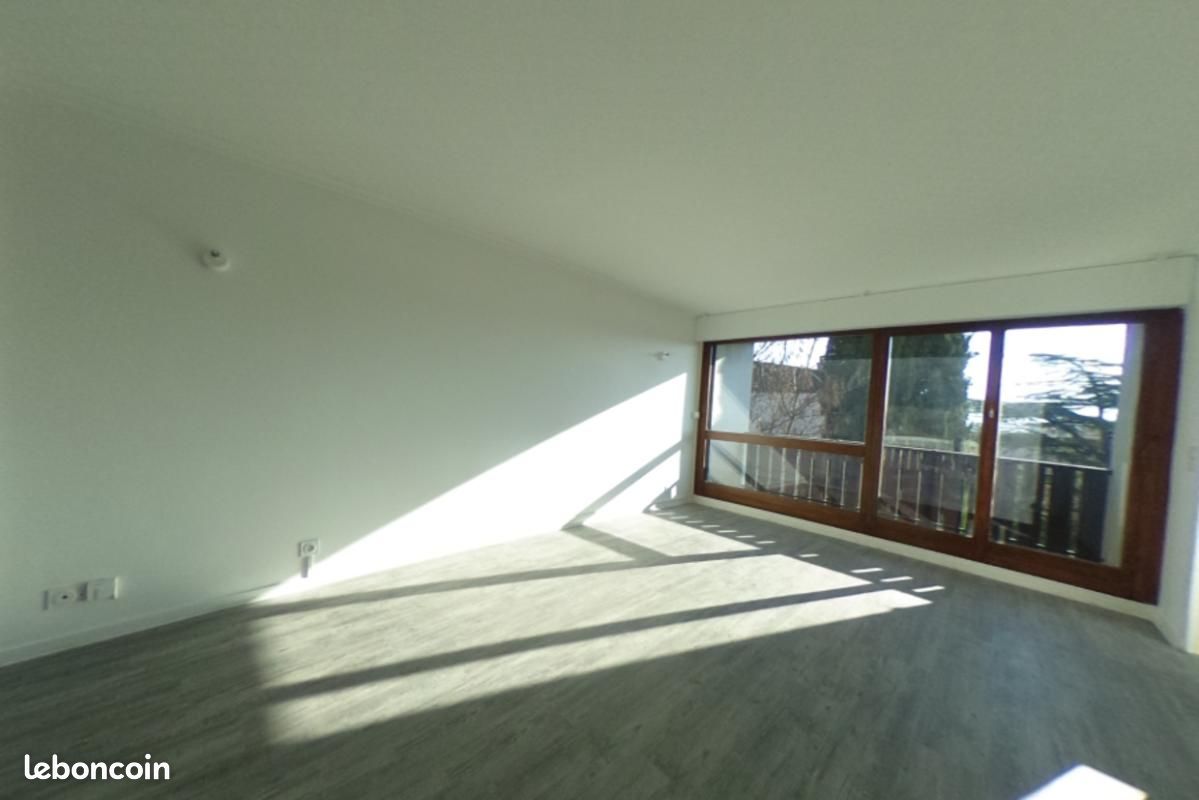 Appartement 3 pièces 66 m² · à La Tronche · 66 m² · 946 €