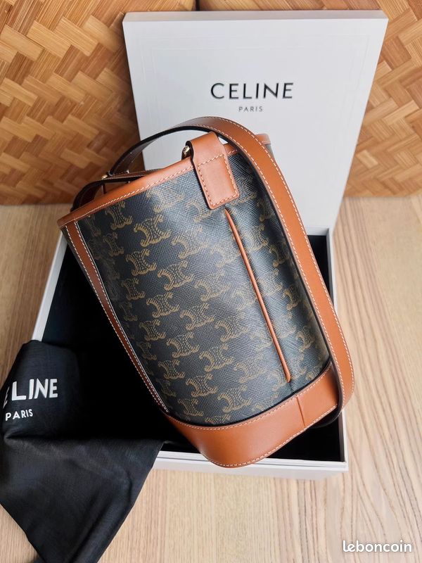 Sac Seau Moyen MODÈLE Toile Triomphe et veau Céline Accessoires