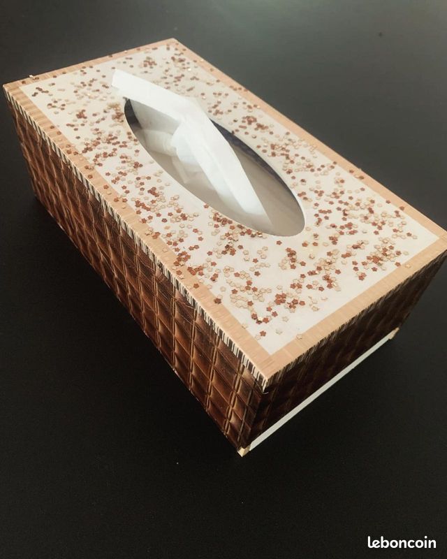 Boite à mouchoirs Fleurs à personnaliser en bois