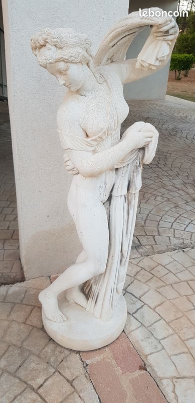 Statue en pierre (image 2)