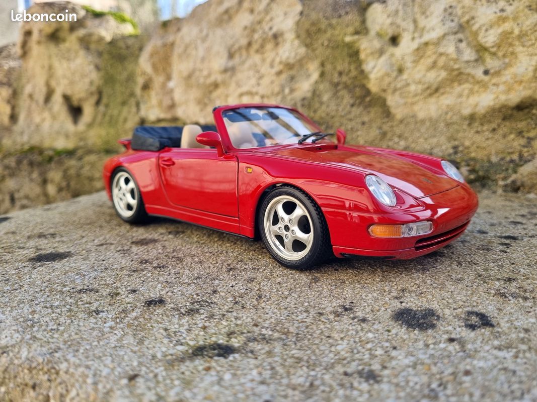A VENDRE - ⚪ PORSCHE 911 CARRERA CABRIOLET (1994) – 1/18 – Gris métallisé – Burago – État neuf avec boîte - Collection