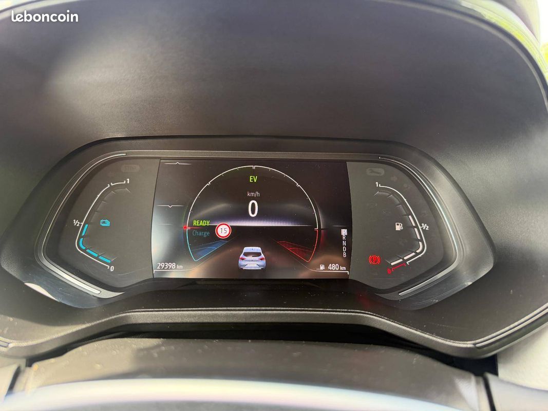 RENAULT Clio E-Tech 140 - 21N Limited (image 27)