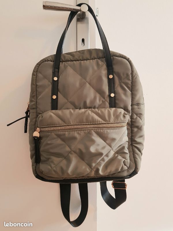 Sac à dos matelassé kaki (image 1)