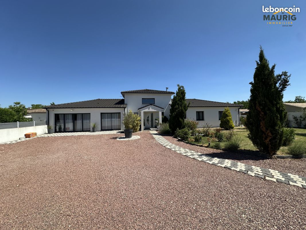 Maison 5 pièces 185 m² · à Saint-Martin-Petit · 185 m² · 397 000 €