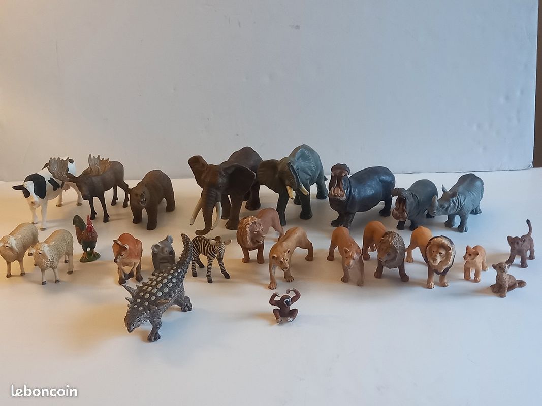 Figurines animaux Schleich et Papo : animaux de ferme, d'Afrique, d'Australie, du Canada, chiens et chiots (image 1)